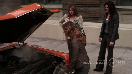 Rizzoli & Isles 1x04.jpg